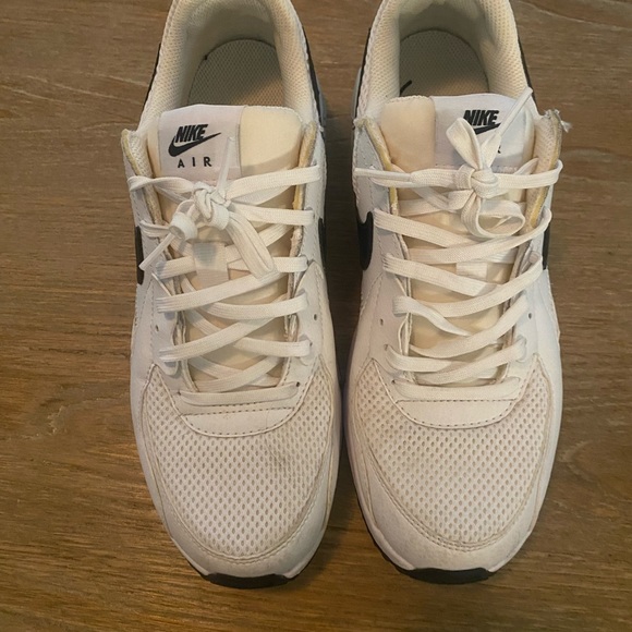 White and black Nike air max - Picture 2 of 5